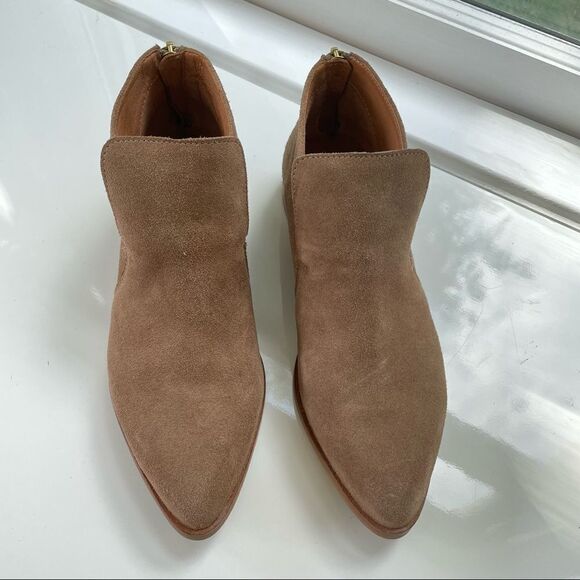 HOUSE OF HARLOW 1960 Low cut tan suede ankle bootie back zip sz 7 made in Spain - Picture 2 of 10